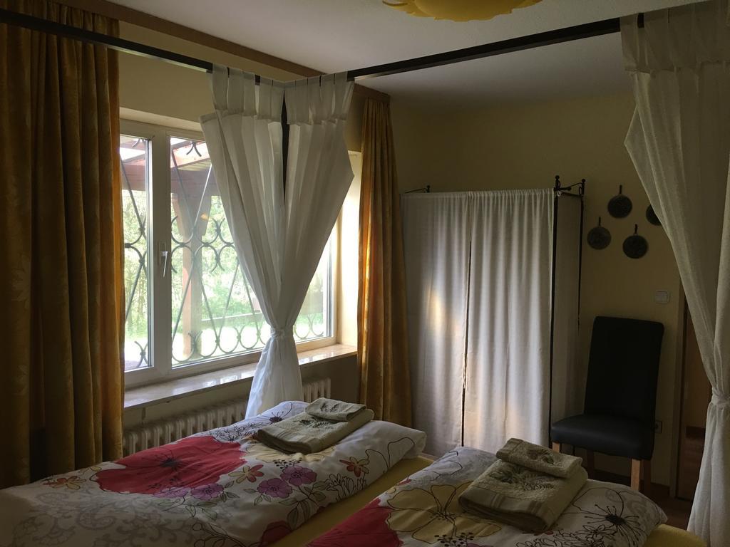 Large Wuerzburg Apartment Bagian luar foto